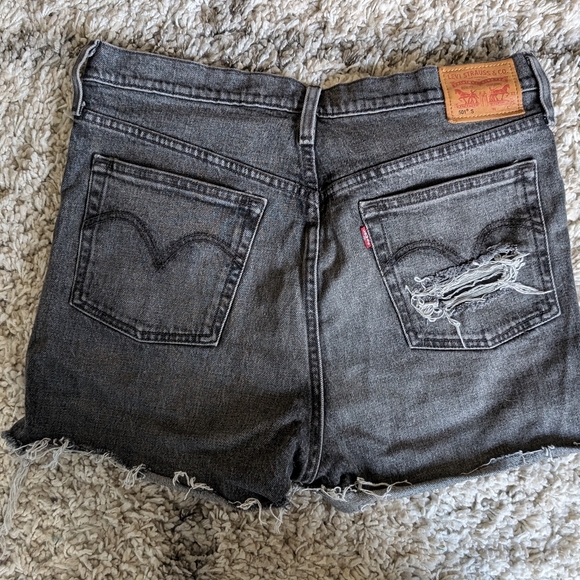 Levi's shorts - Picture 2 of 2